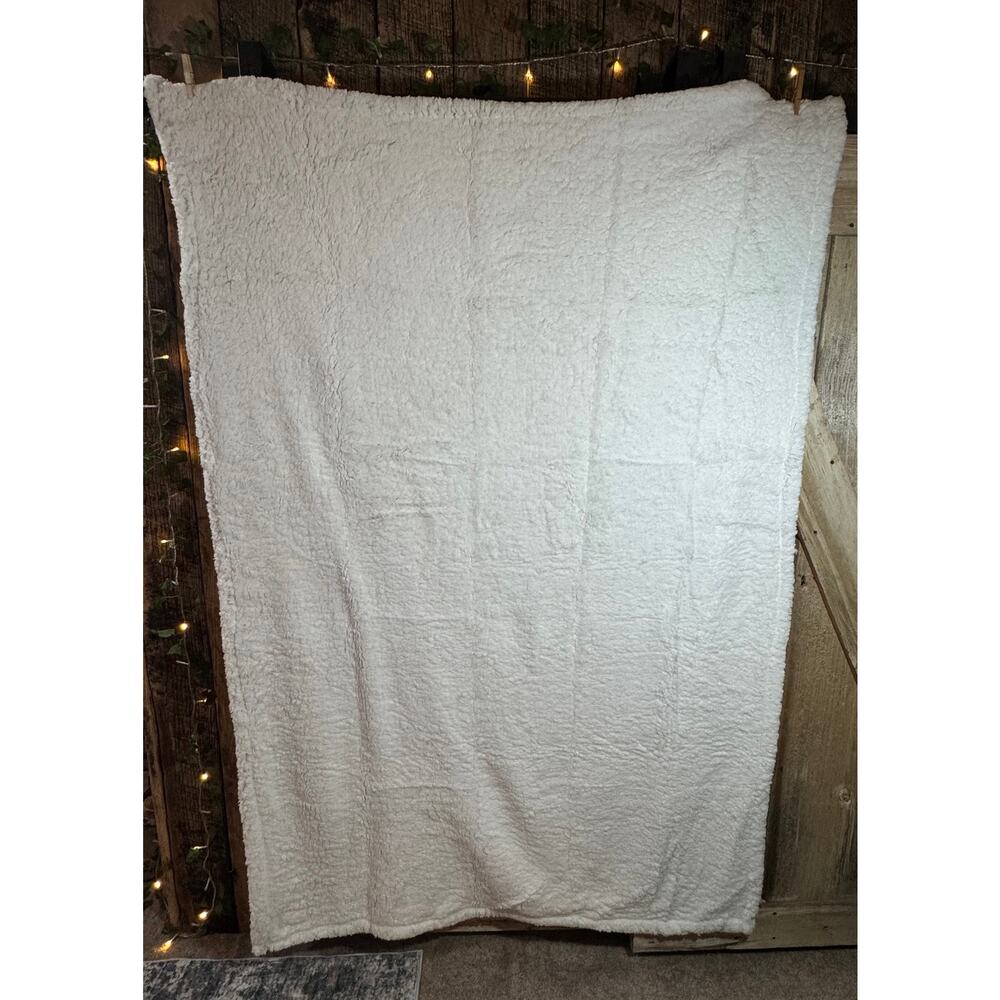 Eddie Bauer Green White Plaid Brushed Fleece Throw Blanket with Sherpa Reverse - Picture 5 of 5
